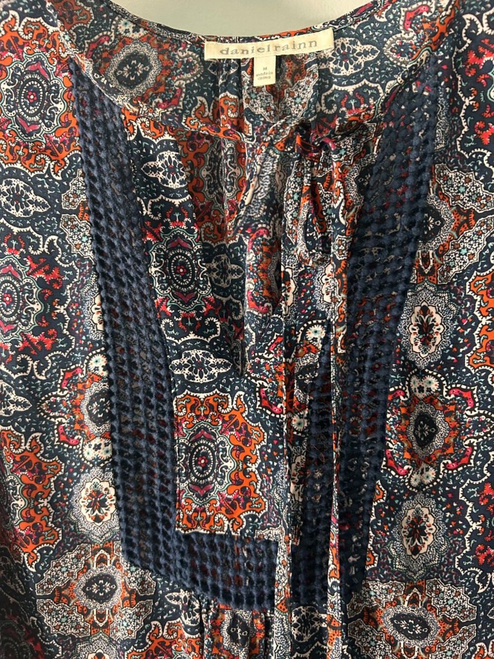 Daniel Rainn Boho Crochet Trim Paisley Blouse Medium Navy Red Tie Neck Top - Picture 2 of 11